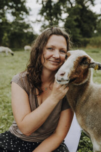 Die Mähnerei Teambuilding Yoga Auszeit mit Tieren Schafen Leipzig Halle Merseburg Saalekreis